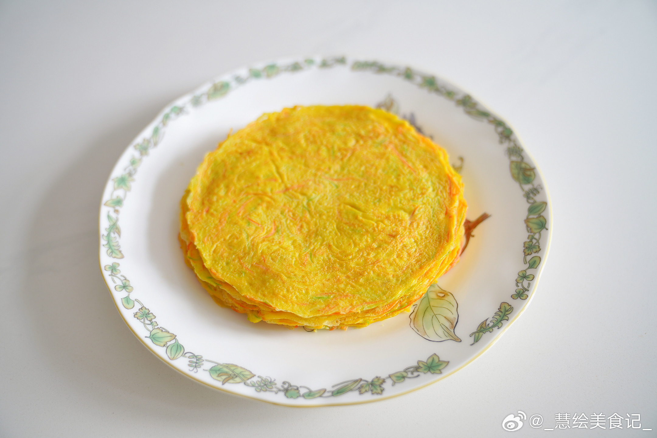 周五啦[鲜花]早餐西葫芦糊塌子、凉拌菜、杂粮粥、蔓越莓核桃司康、拿铁咖啡、芒果~