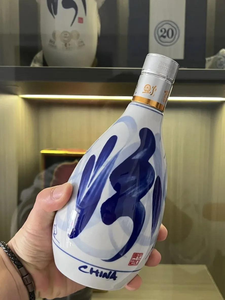 身价上亿的人都喝啥酒?山西富豪不喝茅台，却偏爱这4款“平价酒”

1.汾青花酒2