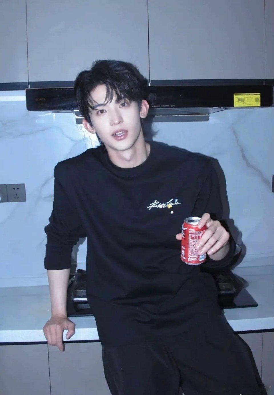 李昀锐，常华森谁更适合青春男大 