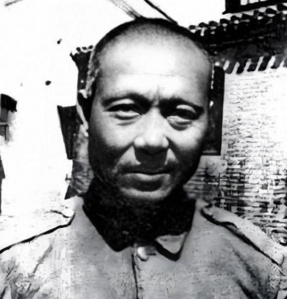 陈长捷和黄维，他俩谁的水平更高？
 
陈长捷是晋绥军悍将，长期在北方战场打恶战，