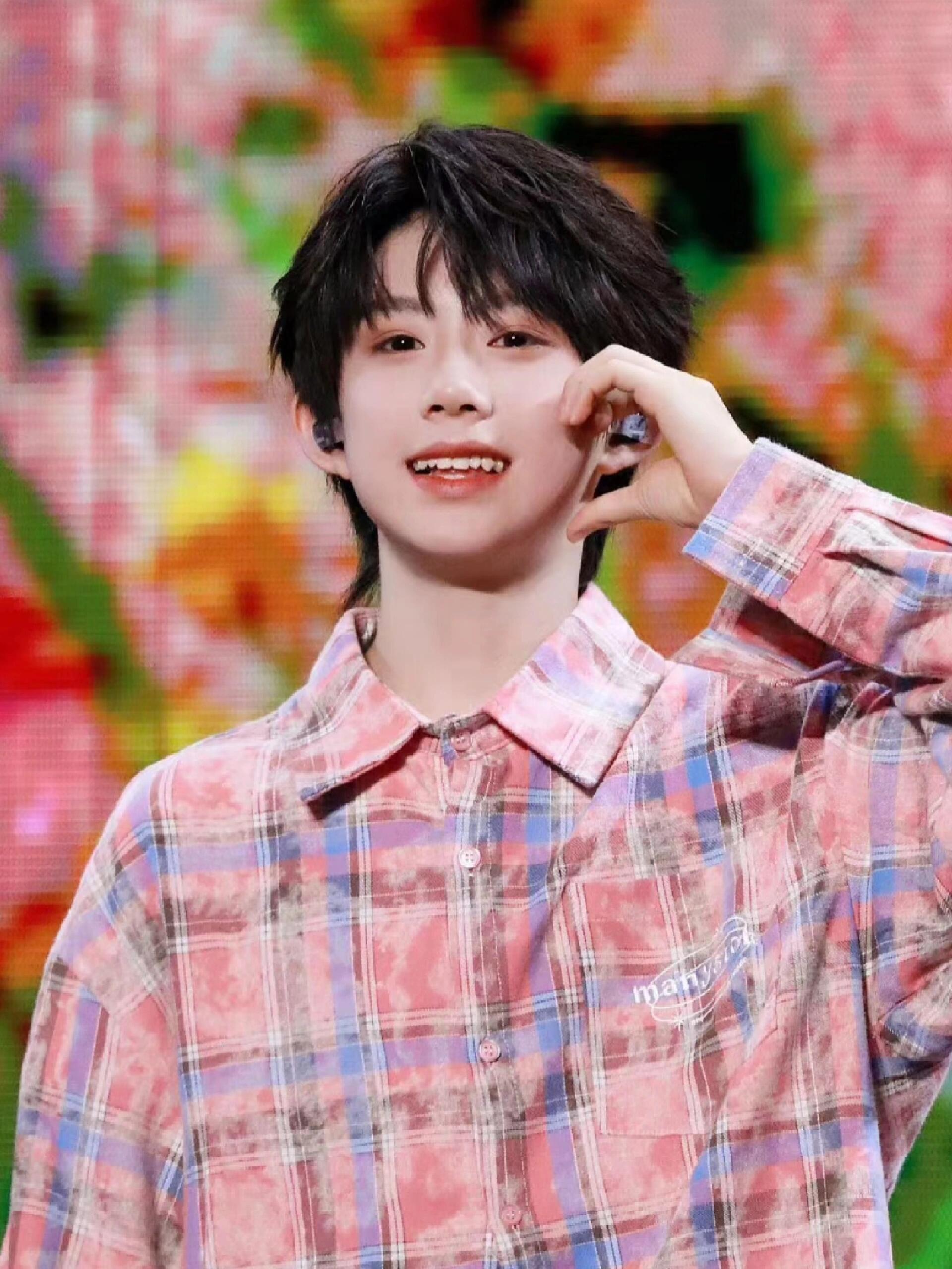 #tf家族粉丝见面会过审# 大家补药放过这个可爱的小哼哼呀~又帅又可爱的小东ci