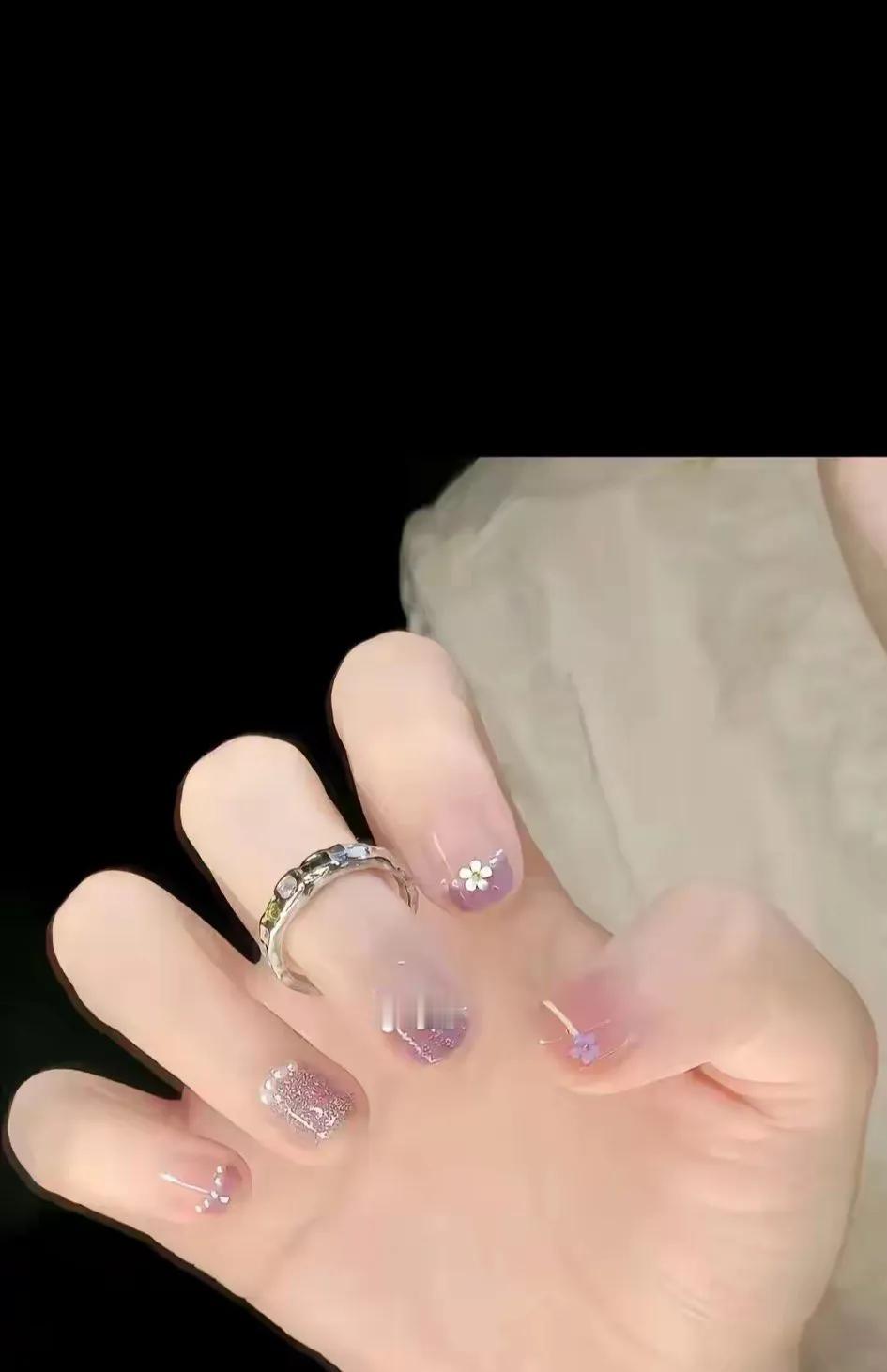 这个指甲好美，羡慕！