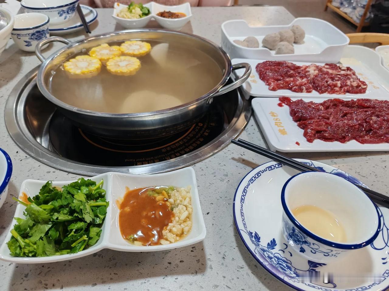 #美食美刻# 
10.20中午吃起来
#牛肉火锅超赞# #鲜嫩牛排火锅# #今日