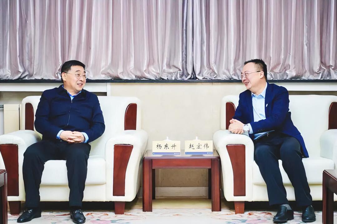 1月14日，徐工集团与中国矿业大学签署合作意向书，将共建中国矿业大学徐工学院。中