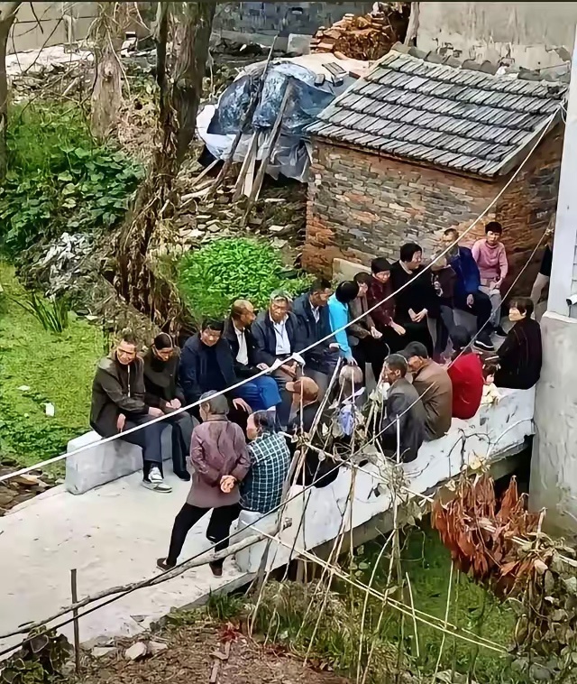 有些正式答案，要等二十六年，虽然早已就有答案。 
