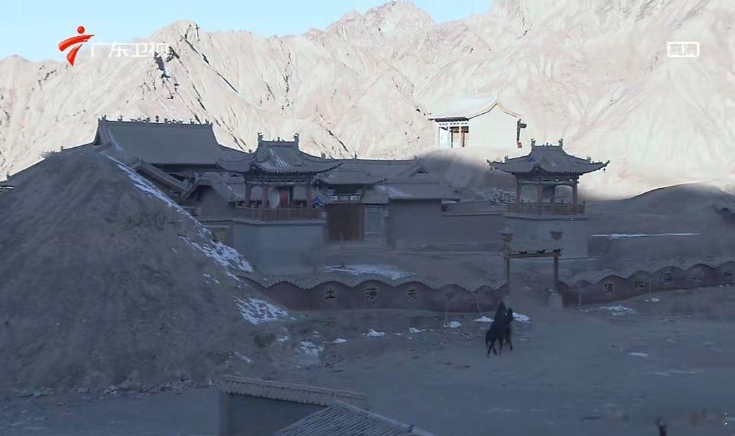 所以狄仁杰来的是这个上清寺吗啊哈哈哈哈哈启子的车重庆神断狄仁杰  ​​​