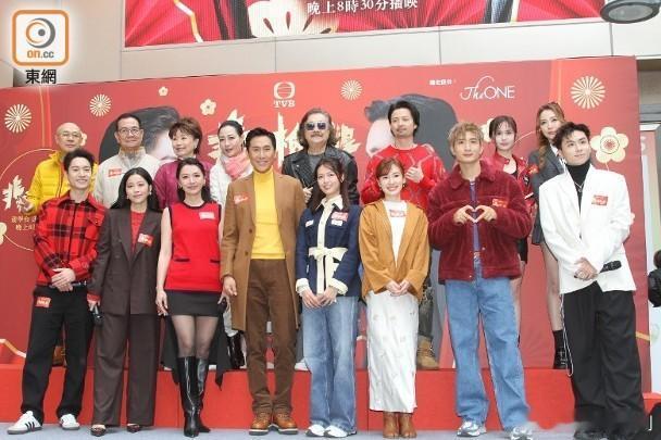 陳煒「找數」背心短裙現身　揚言下次穿三角褲　.馬德鐘及陳煒、賴慰玲、蔣家旻等昨日