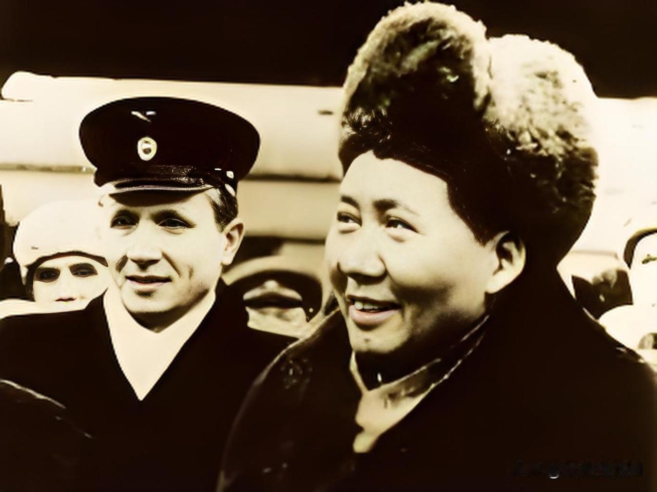 1949年12月16日教员抵达莫斯科，这是他生平第一次出国，也是新中国成立后的首