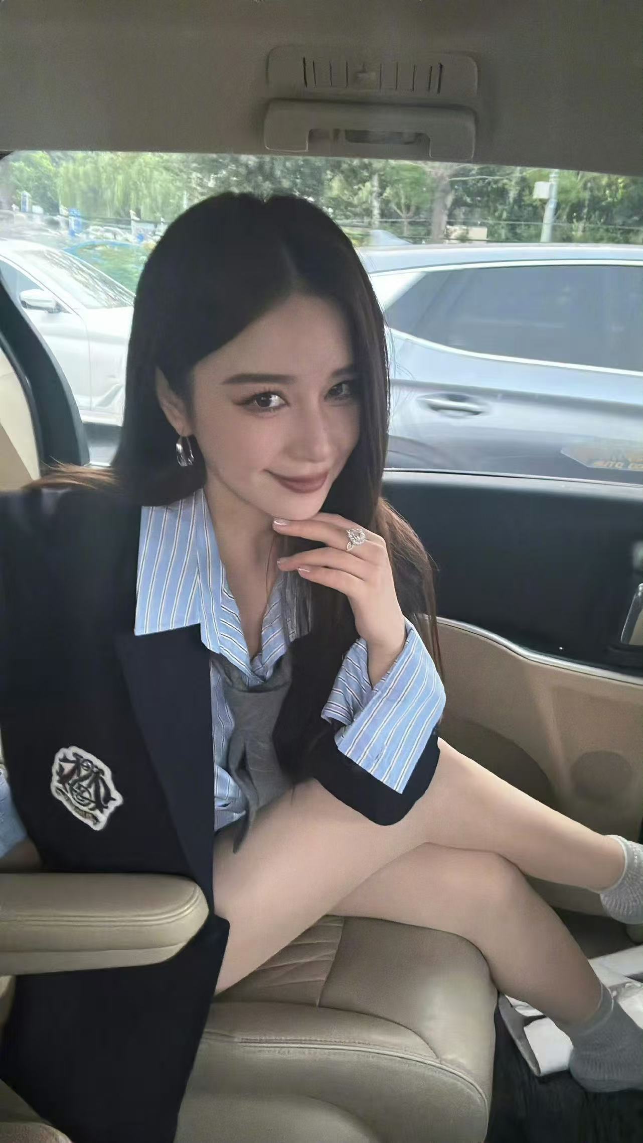 阚清子学姐你太美好了阚清子美式学院证件照 美式学院风证件照被她拍出了大片质感，条