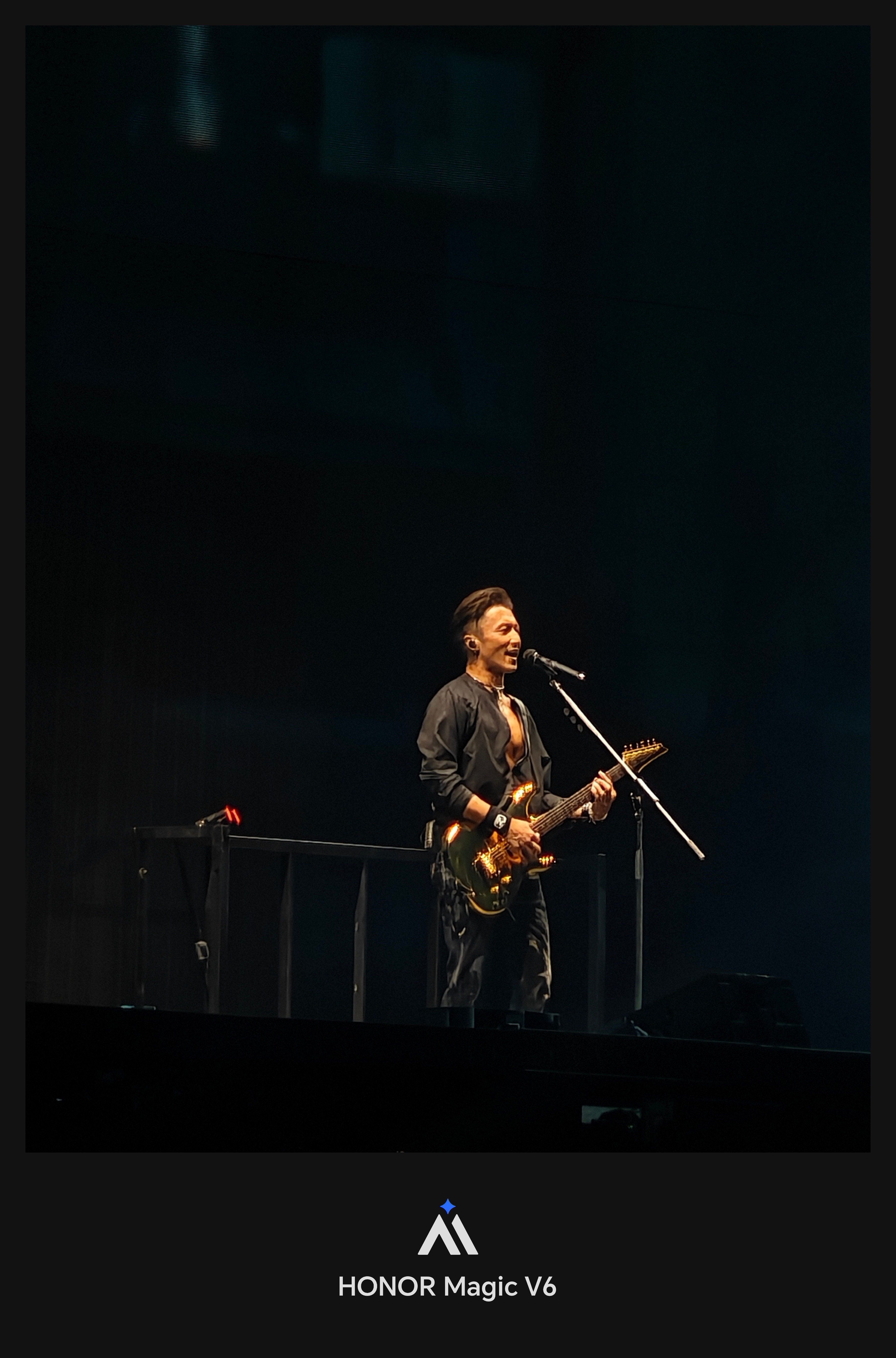 没想到荣耀Magic V6这次的AI会议参谋功能相当给力，谢霆锋演唱会现场粉丝淡