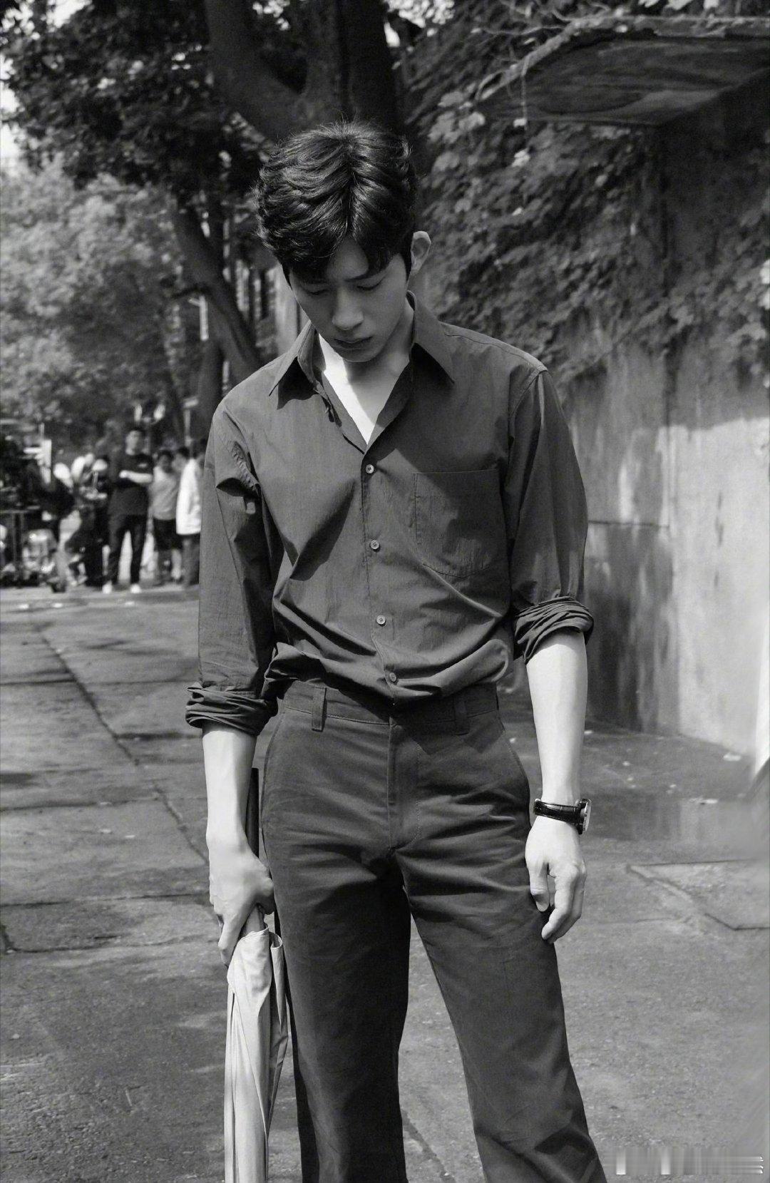 反复爱上井柏然没开智的时候光看胡巴了现在看这个胡巴妈也是风韵犹存