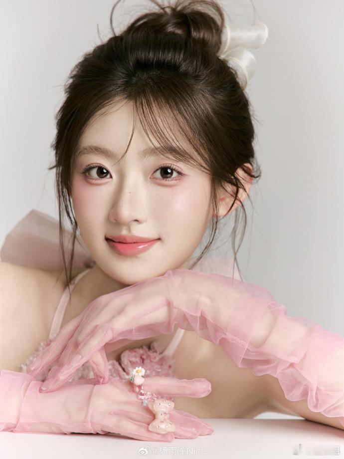 杨雨潼芭蕾公主本主  杨雨潼生日公主大片 生日限定梦幻芭蕾大片，杨雨潼自带柔和仙