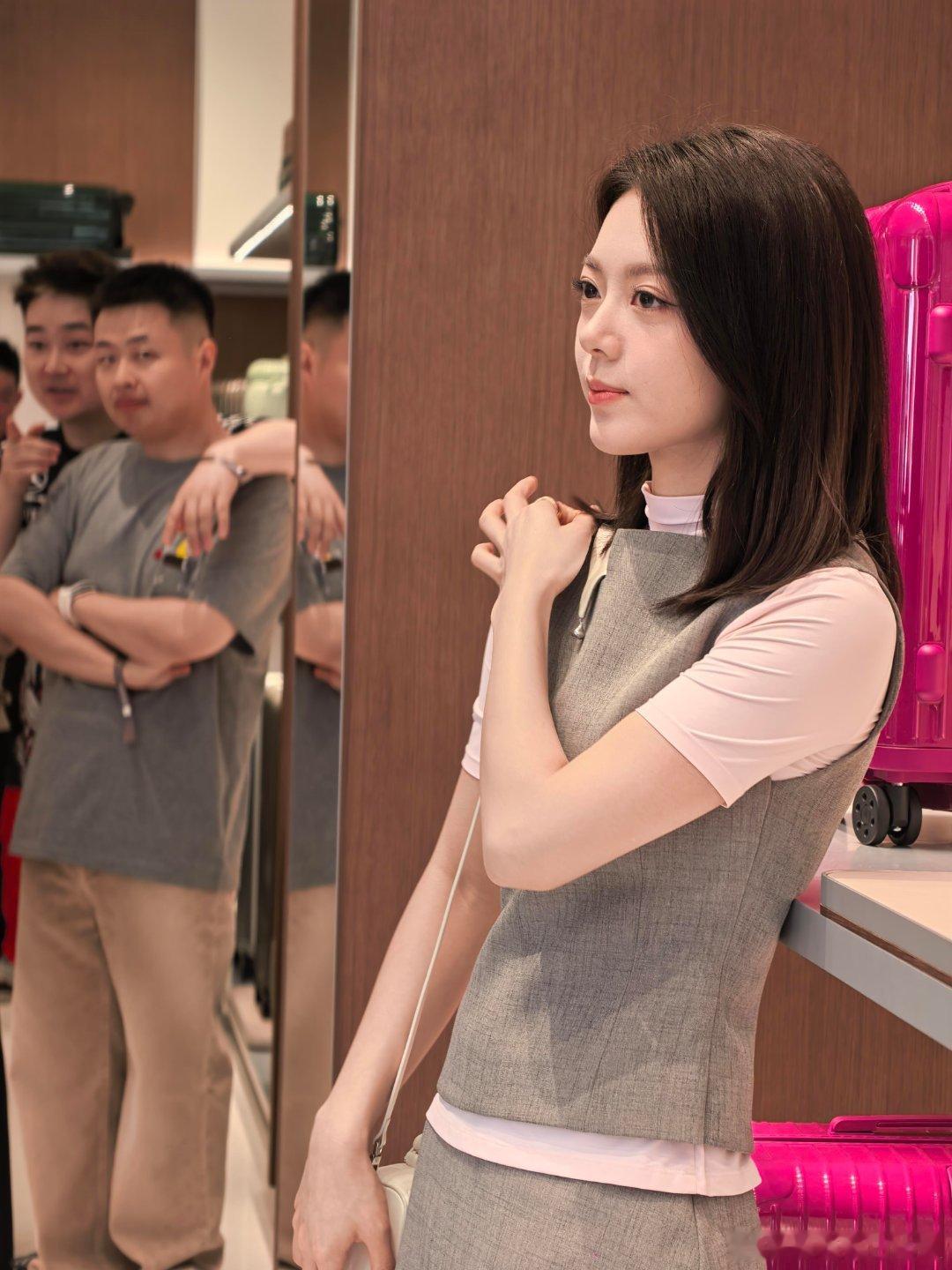 赵今麦、丞磊今天同场活动生图，来看看帅哥美女今天状态如何