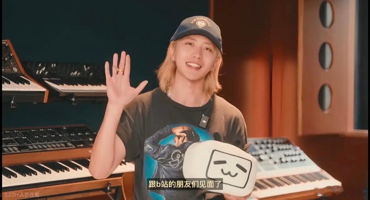 蔡徐坤自己估计都没想到啊！就发了一首新歌，做了一场采访，口碑直接来了个大反转。更