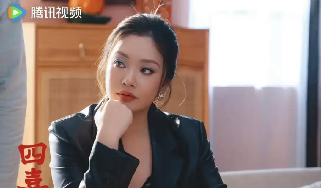 一觉睡醒，全网都知道了
 
昨晚《四喜》更新，明珠因创业缺钱，竟把和建奇的婚房真