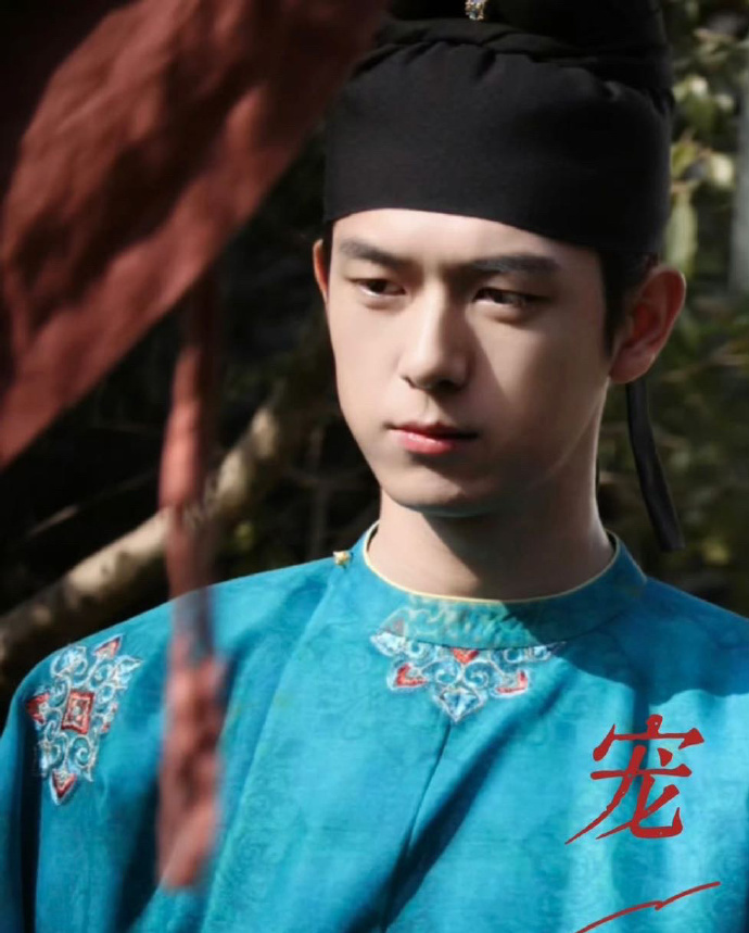 李现《国色芳华》路透，好像还是第一次看他演古装唉，好一个清秀风流翩翩佳公子，这也