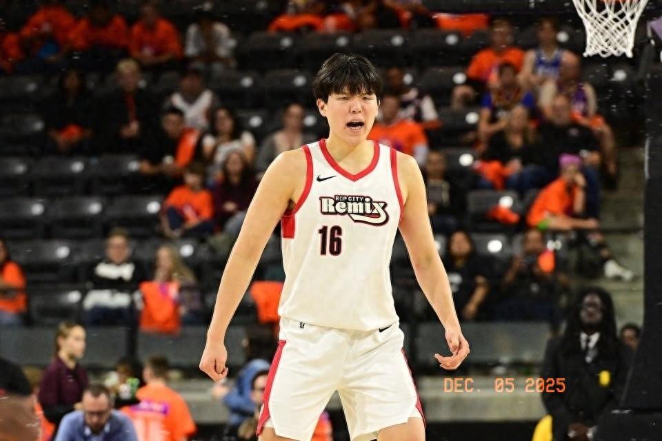 杨瀚森20分7助攻7篮板 就在今天，NBA发展联盟（G联赛）的赛场上，中国球迷的