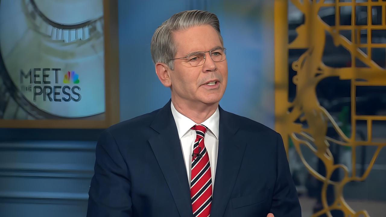 中美新一轮关税谈判刚结束，贝森特回国就上CNBC节目，聊了聊谈判细节，他说中方来