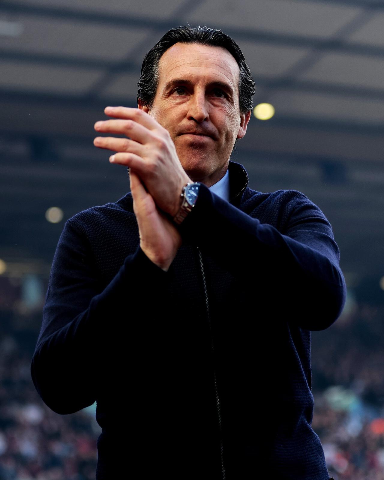 【埃利奥特维拉生涯结束】在维拉对阵巴塞尔的欧联杯比赛前，埃梅里明确表示俱乐部不会