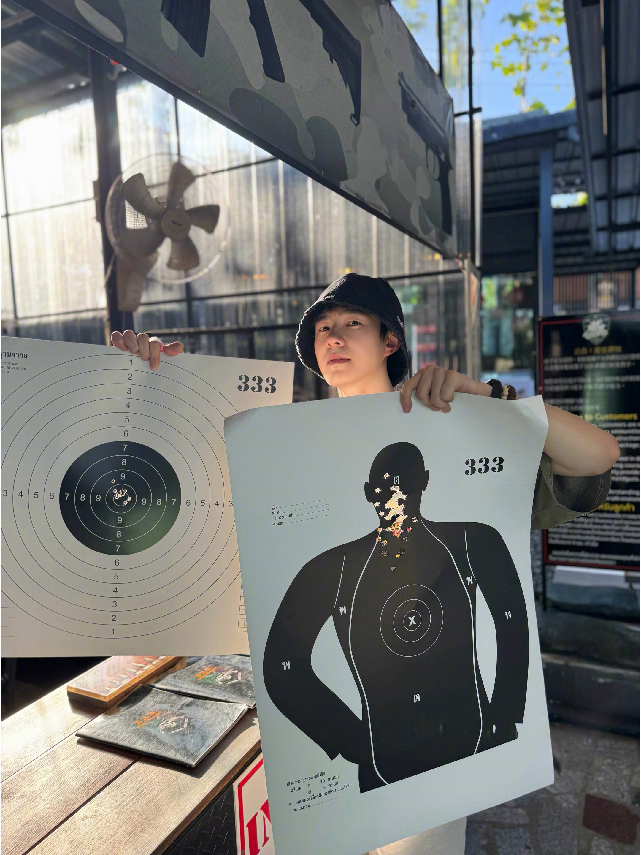 刘昊然射击战绩可查刘昊然尝试和大象做朋友成功 收到来自刘昊然的明信片体验了射击，