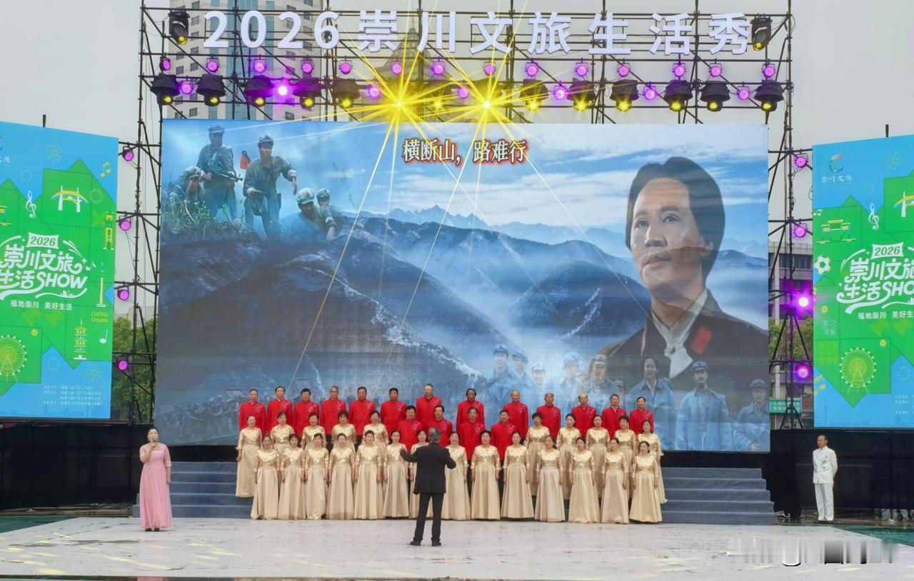 退休了，参加唱歌、跳舞、摄影，丰富自己的兴趣，充实自己的生活内容，精神焕发，身心