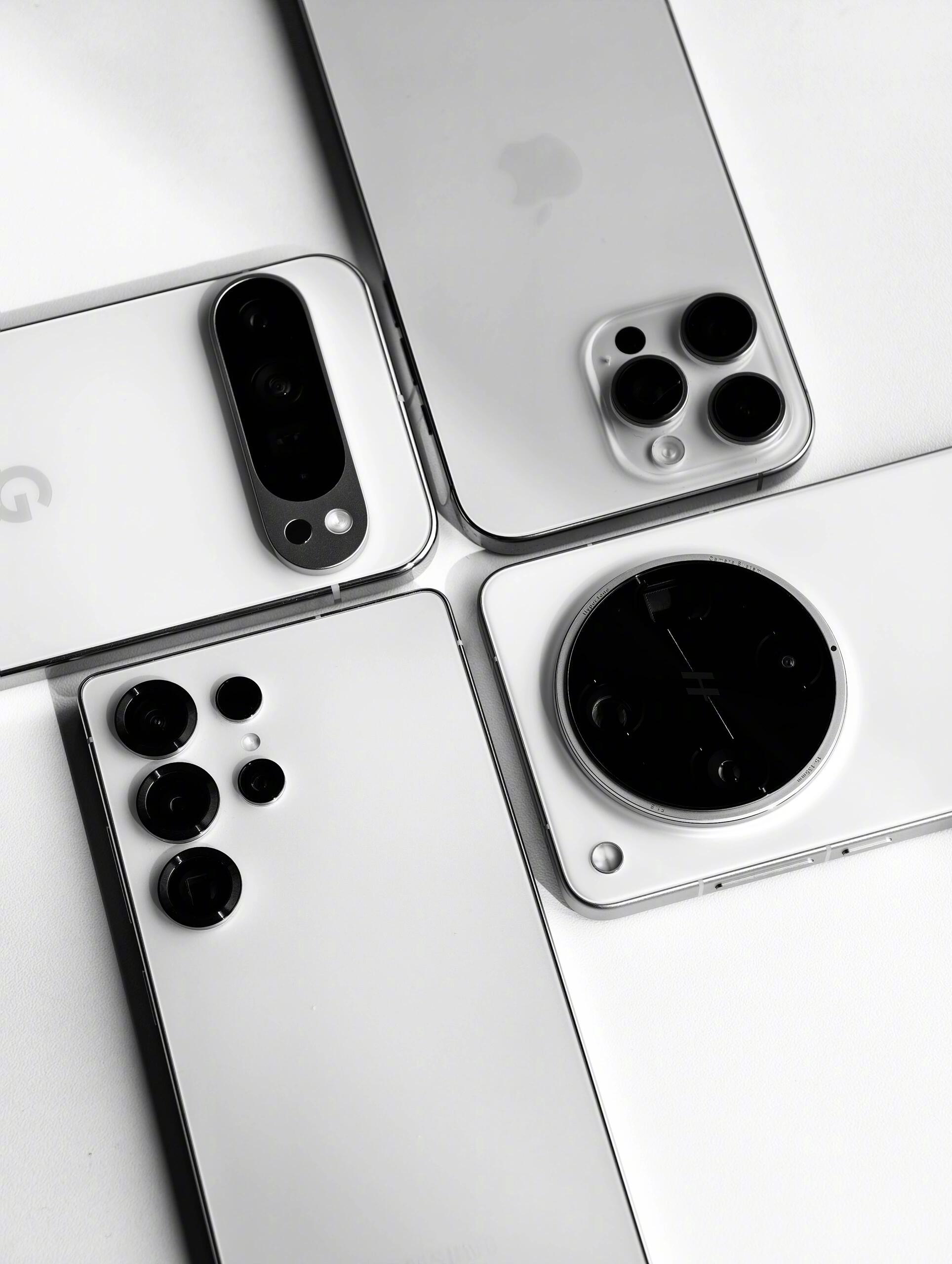 方、圆、点、线，手机设计的四大流派iPhone 的圆角矩形，OPPO 的大圆，三