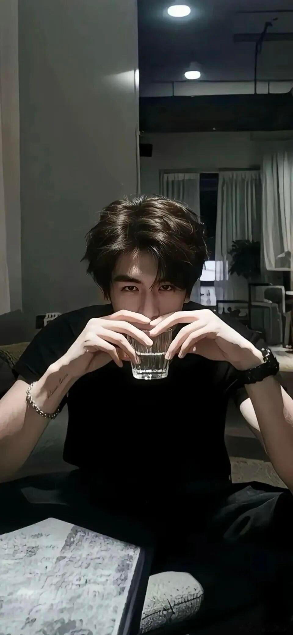 张凌赫  张凌赫高清壁纸张凌赫｜ 