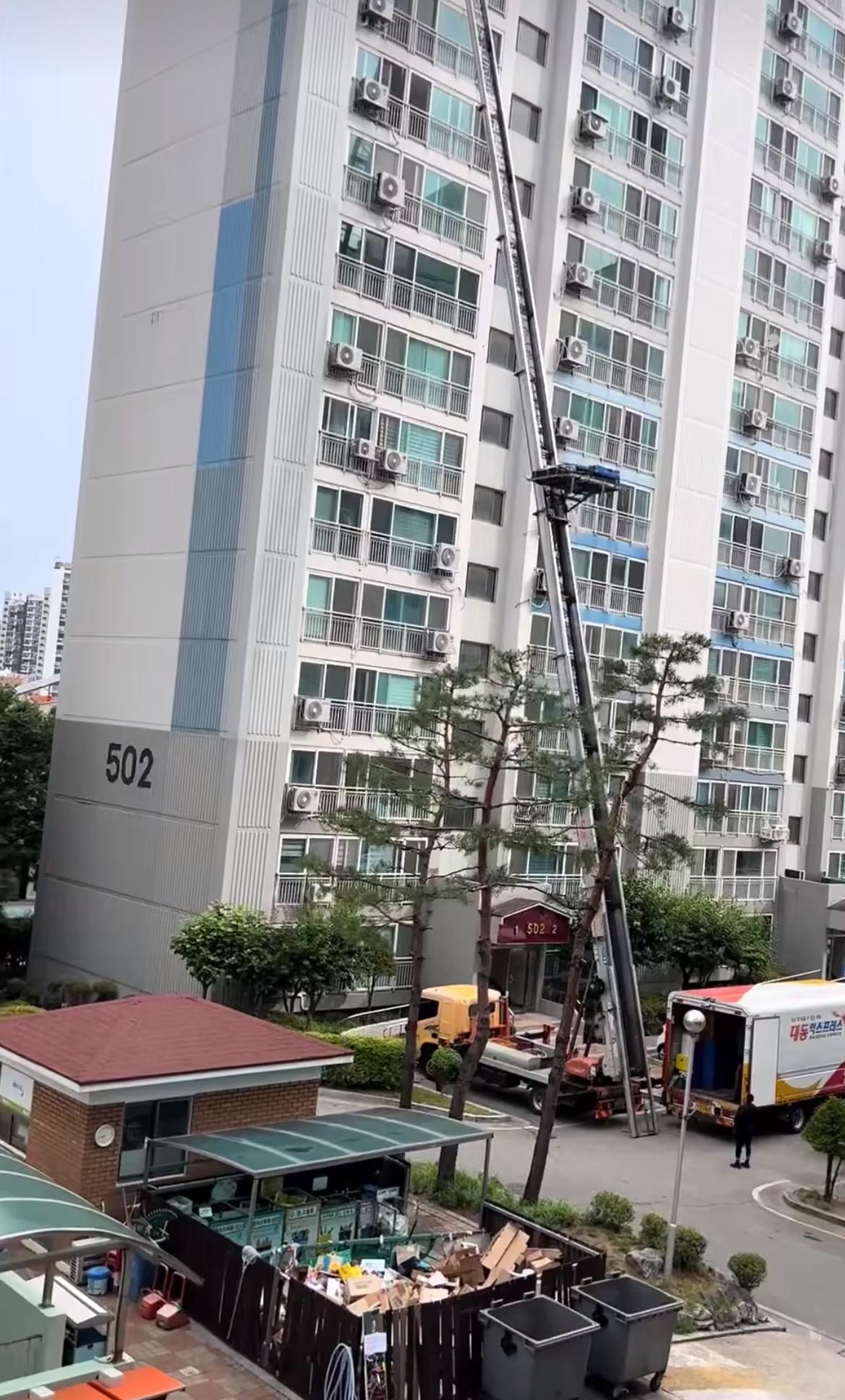 韩国搬家大部份都是用云梯车，但是价格一般都会比较贵，全包的话在150万—300万