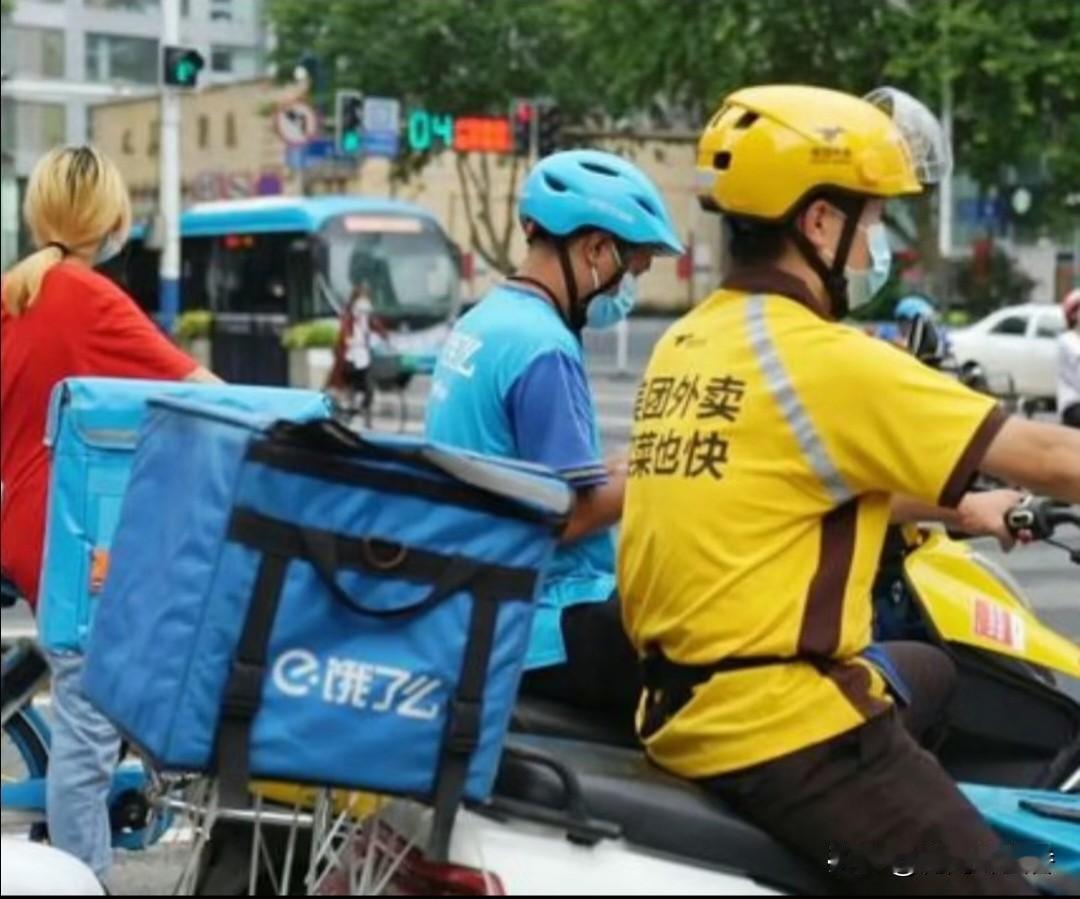 外卖超时，我不会轻易给差评，外卖超时分多种情况，若遇暴雨、堵车等不可抗力，多些体