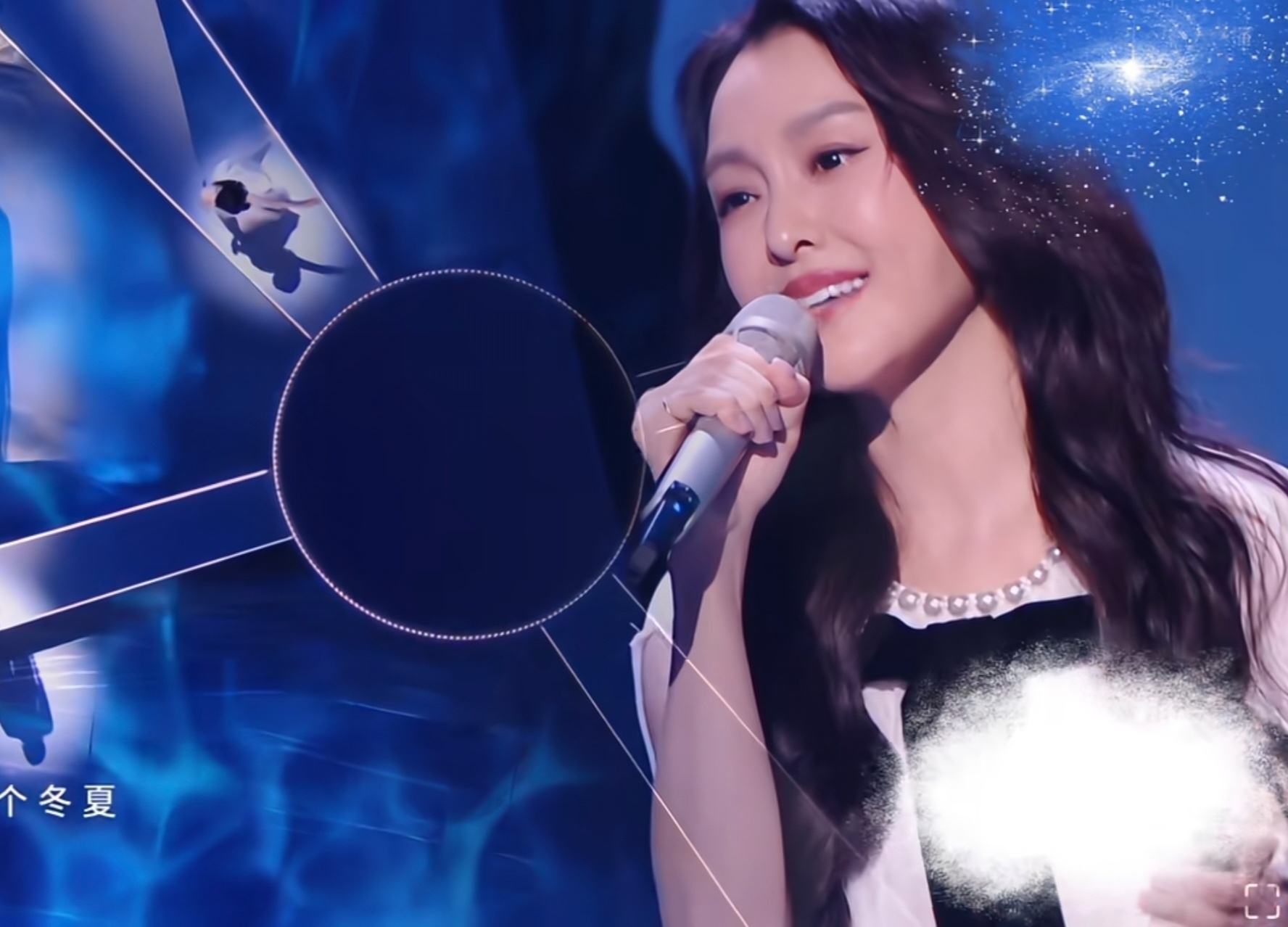 范玮琪回复城北的花原唱 范玮琪这么多年的前辈了，面对一首原创作品依旧保持尊重，认