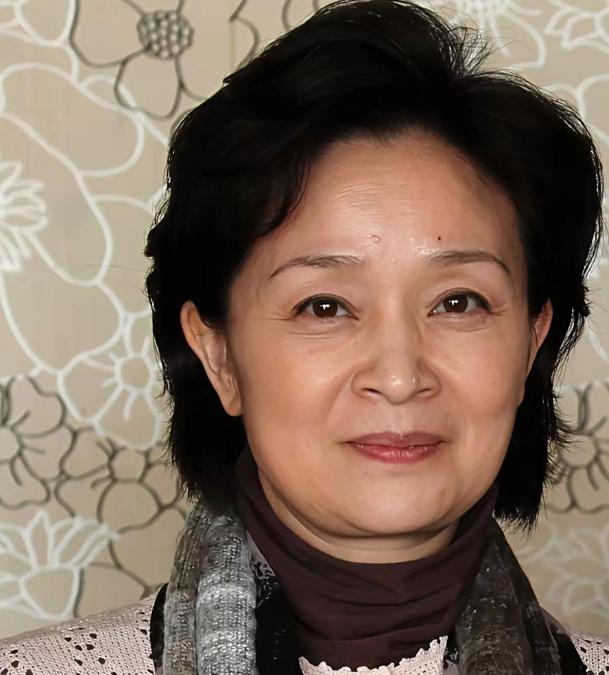 网传67岁的刘莉莉如今住在日本东京港区的顶级豪宅里，卡里的余额多到根本花不完，可