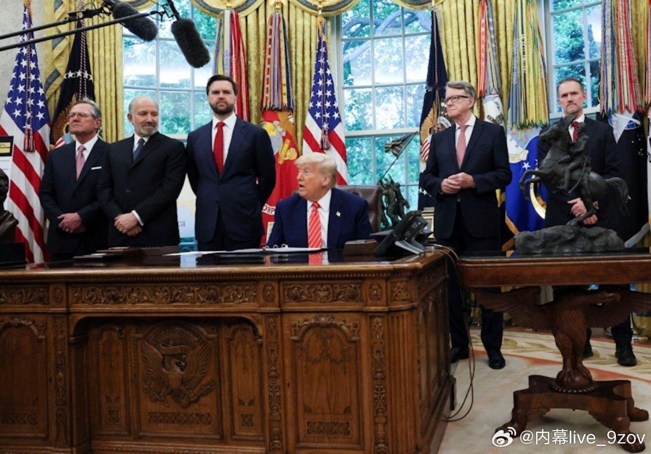 特朗普： 我们与英国达成了一项突破性的贸易协议。英国真是个了不起的国家。他说最终