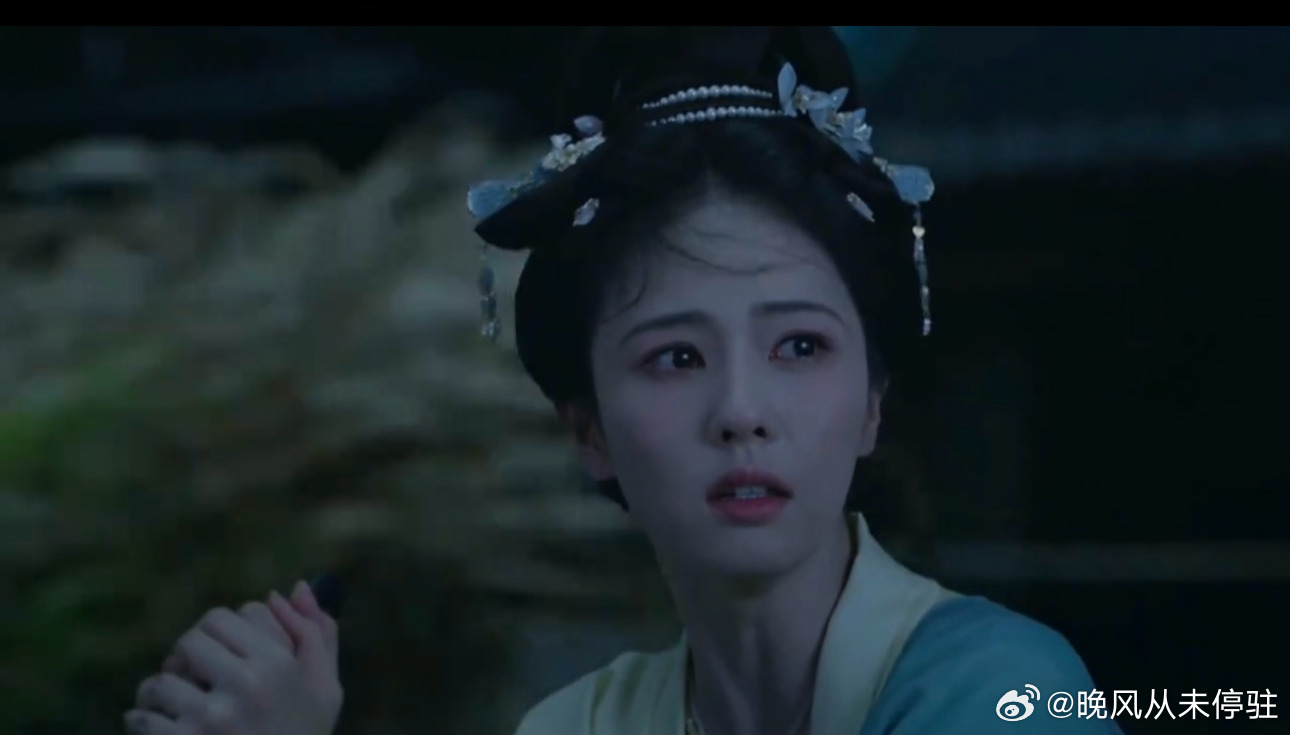 白鹿打戏白鹿在《莫离》中塑造的叶璃 打戏成了当下古装剧打戏的一股清流 没有花里胡