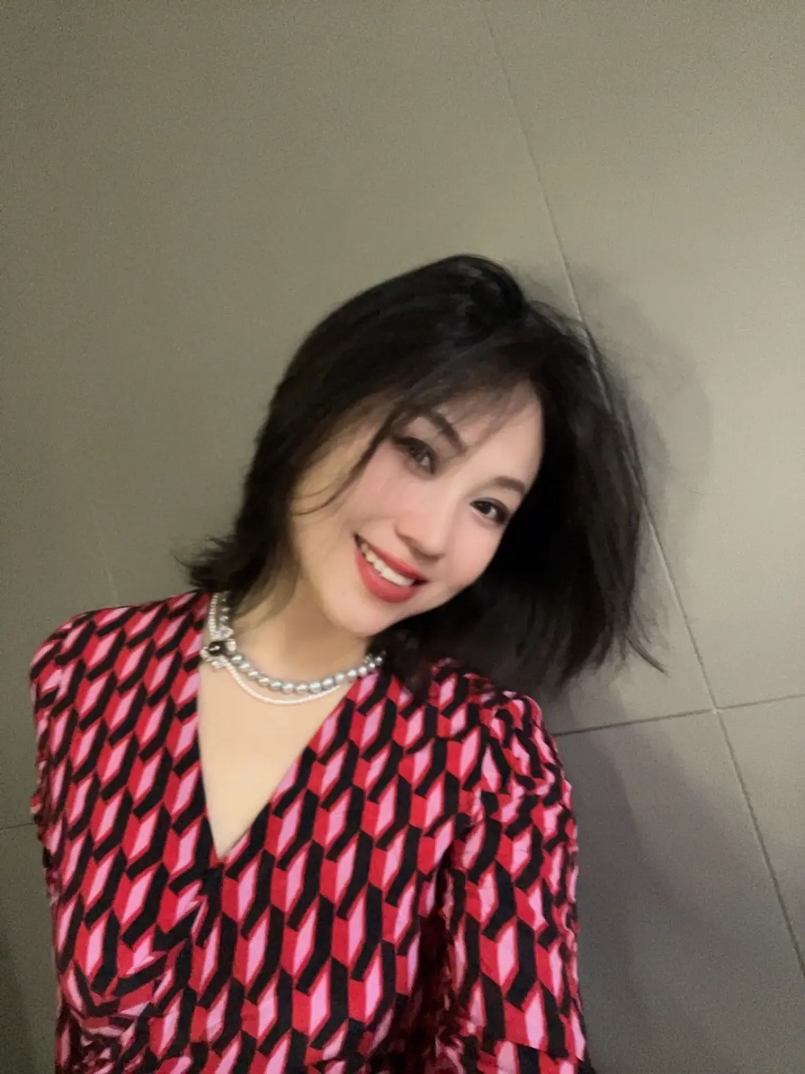 红色连衣裙 风情万种