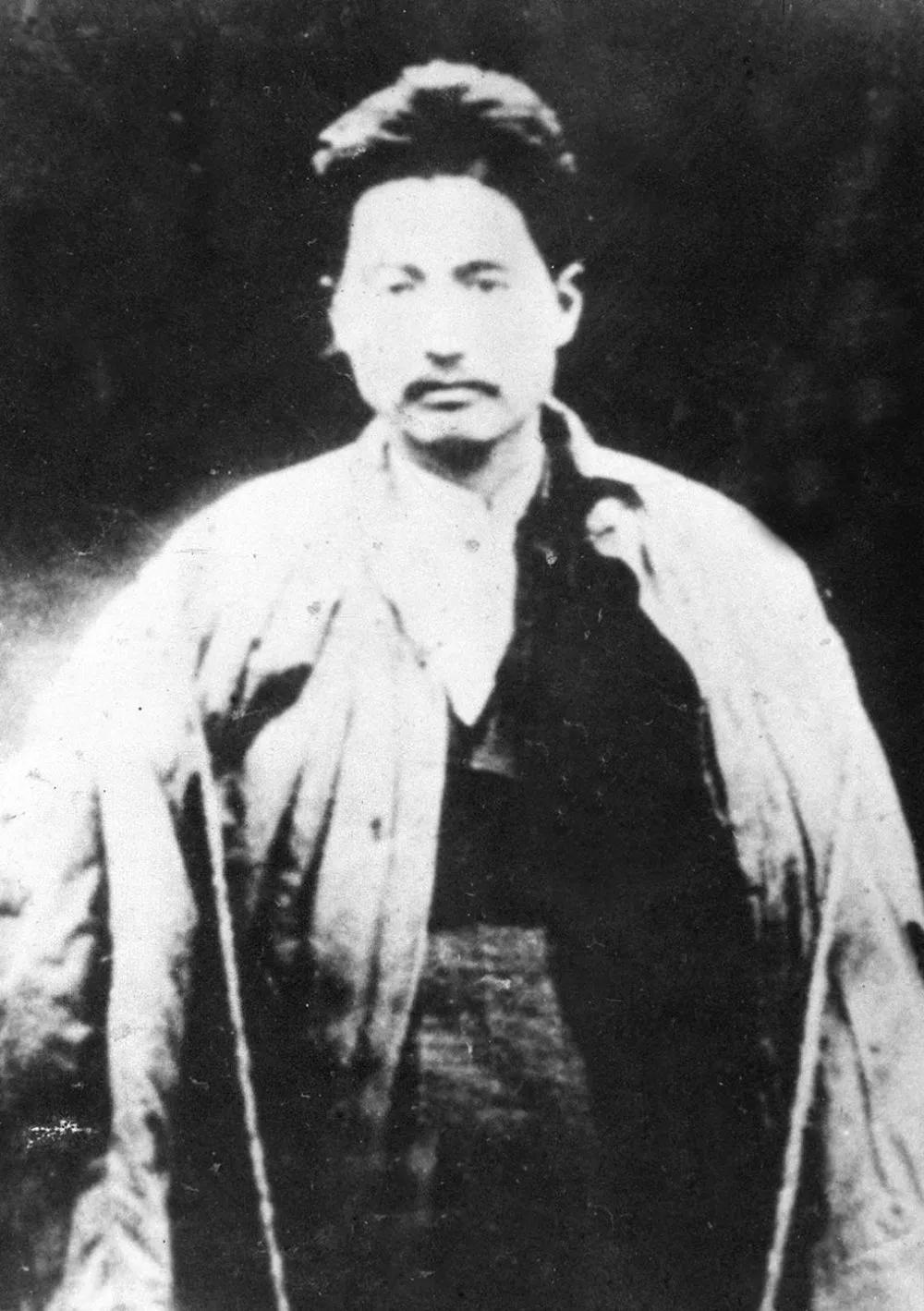 【1935年8月6日年仅36岁的方志敏英勇就义“努力到死，奋斗到死”】
    