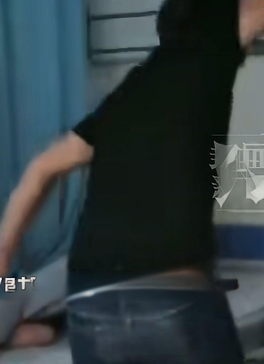 你还敢打孩子吗？
男子为殴打养老院中的老父亲，屡次翻墙潜入养老院！
山西的侯某某