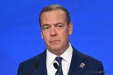 近日，俄安全会议副主席梅德韦杰夫表示，俄罗斯在乌克兰实现特别军事行动目标与实现俄