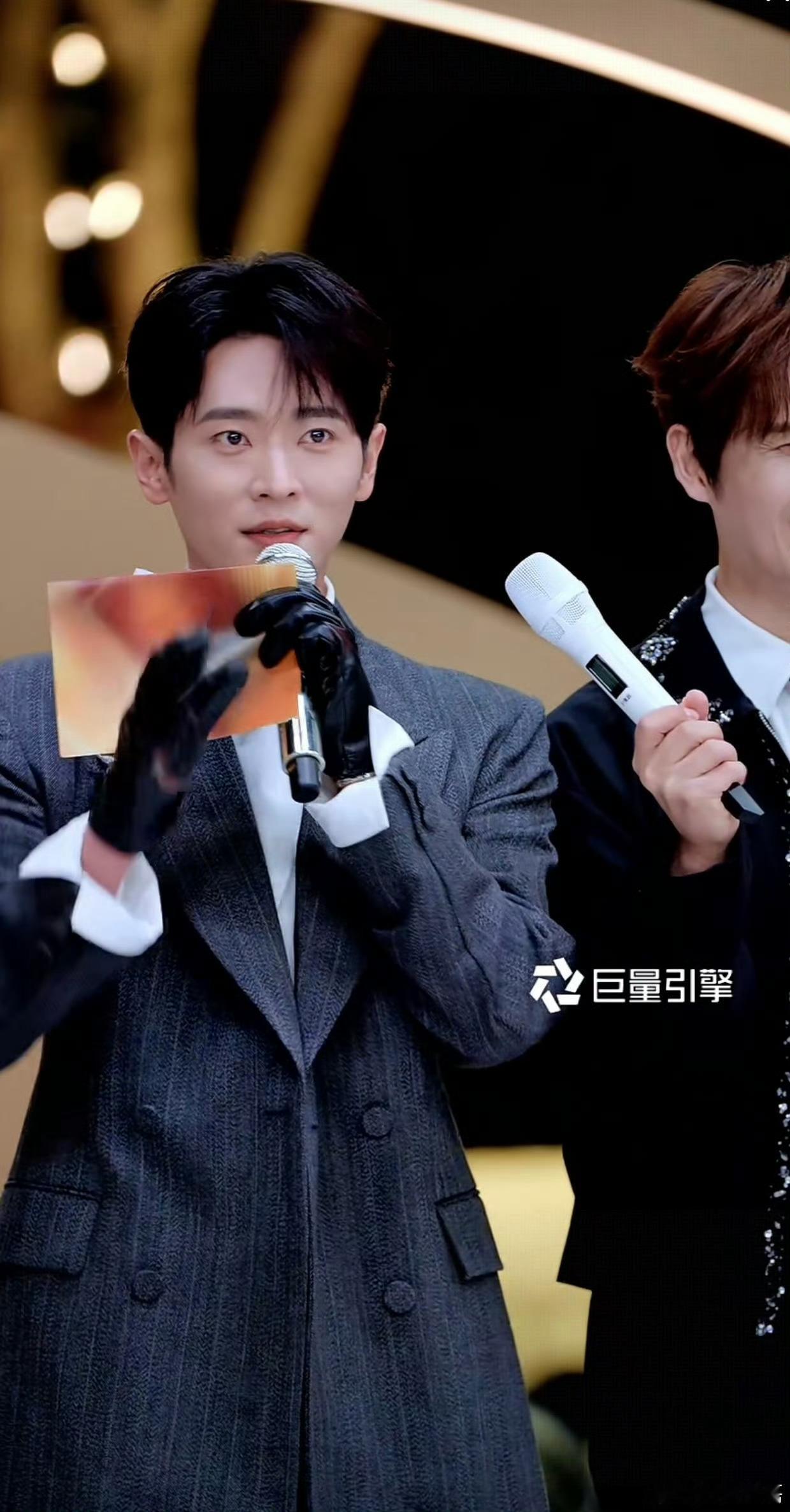 丞磊今天活动状态太好了 ​​​