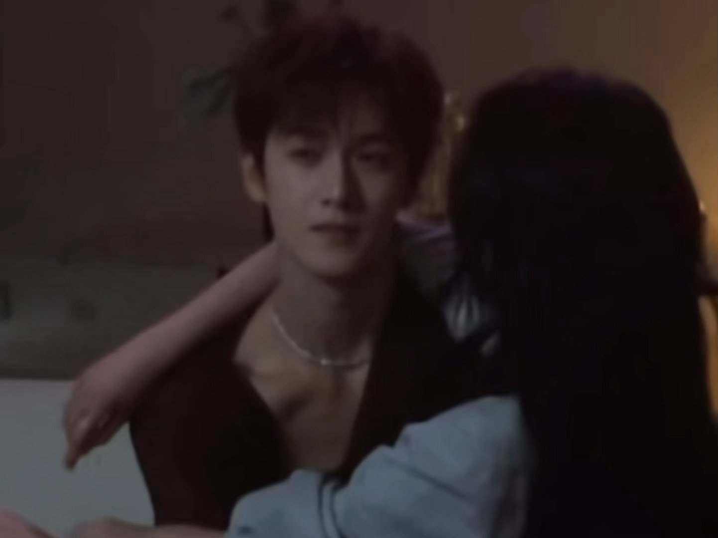 耀眼伟大耀眼伟大耀眼伟大！！！！关晓彤晴也