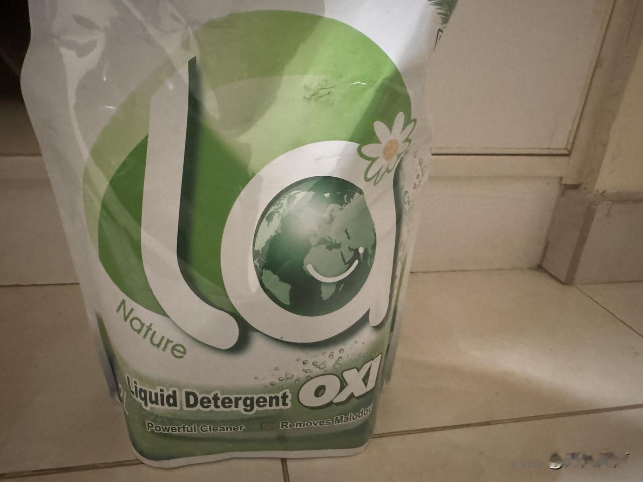 别再乱买洗衣液了！超市这3种“伪好用”洗衣液，白花冤枉钱❌
经常在超市被洗衣液的