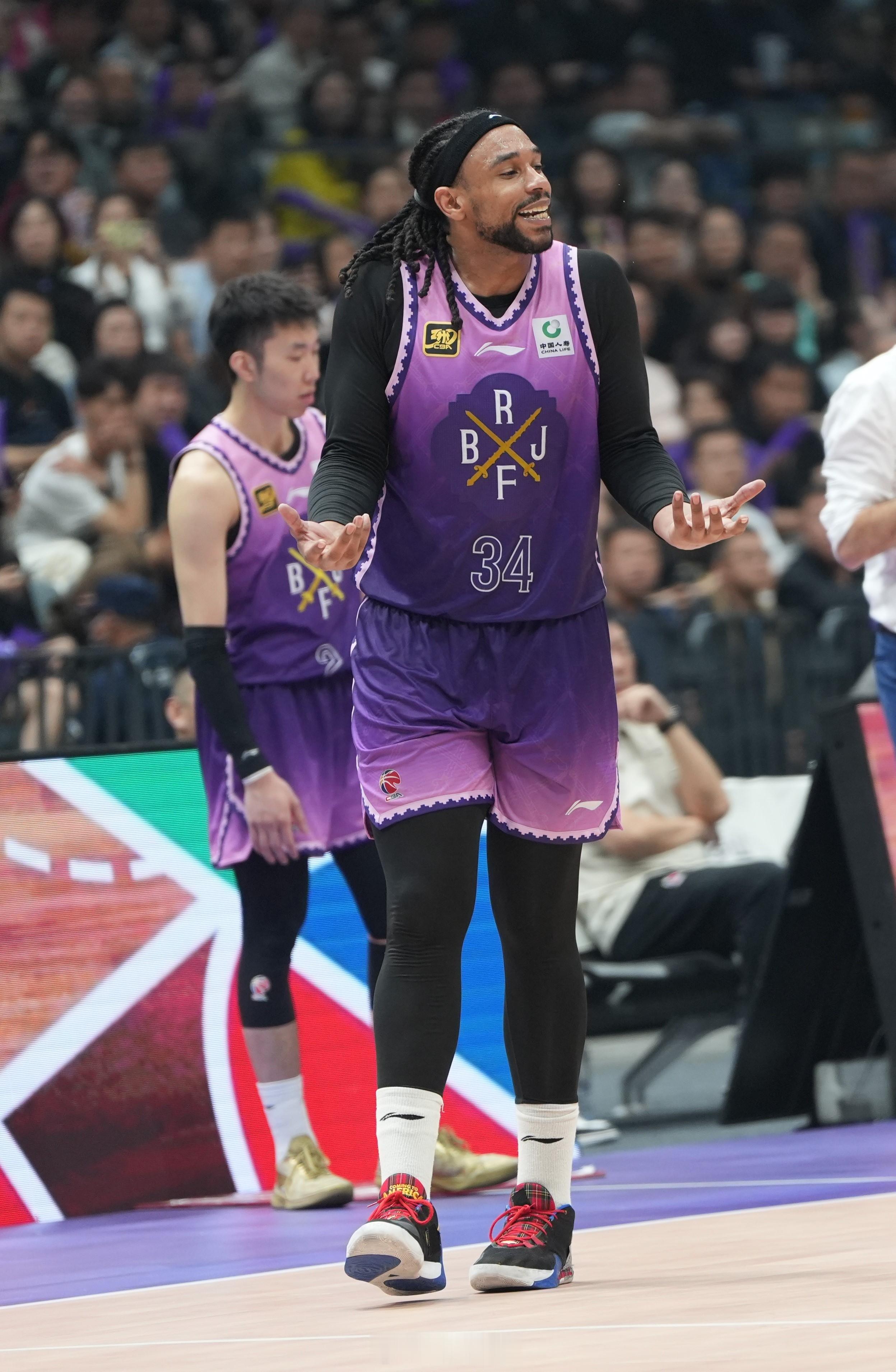 cba 这种大爷还有人要，还给的挺多（已经便宜不少了），悲哀啊[衰] ​​​