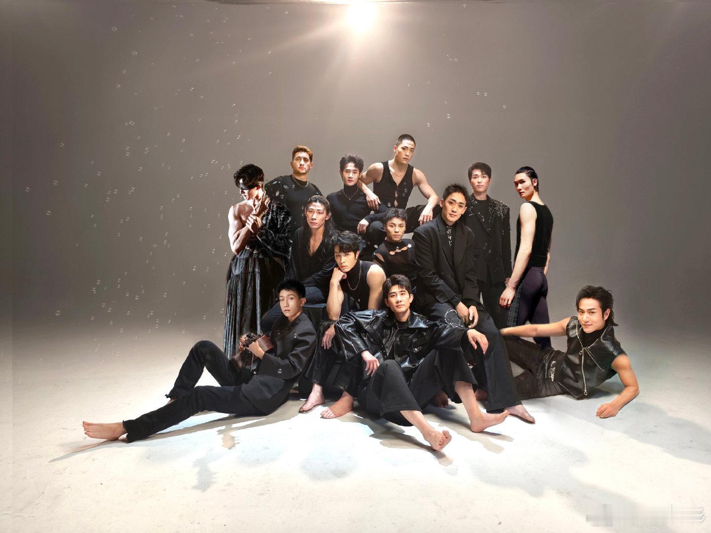 哥们可以靠脸吃饭偏要靠才华 救命！这是什么颜值与才华双巅峰的配置？个个都是浓颜系