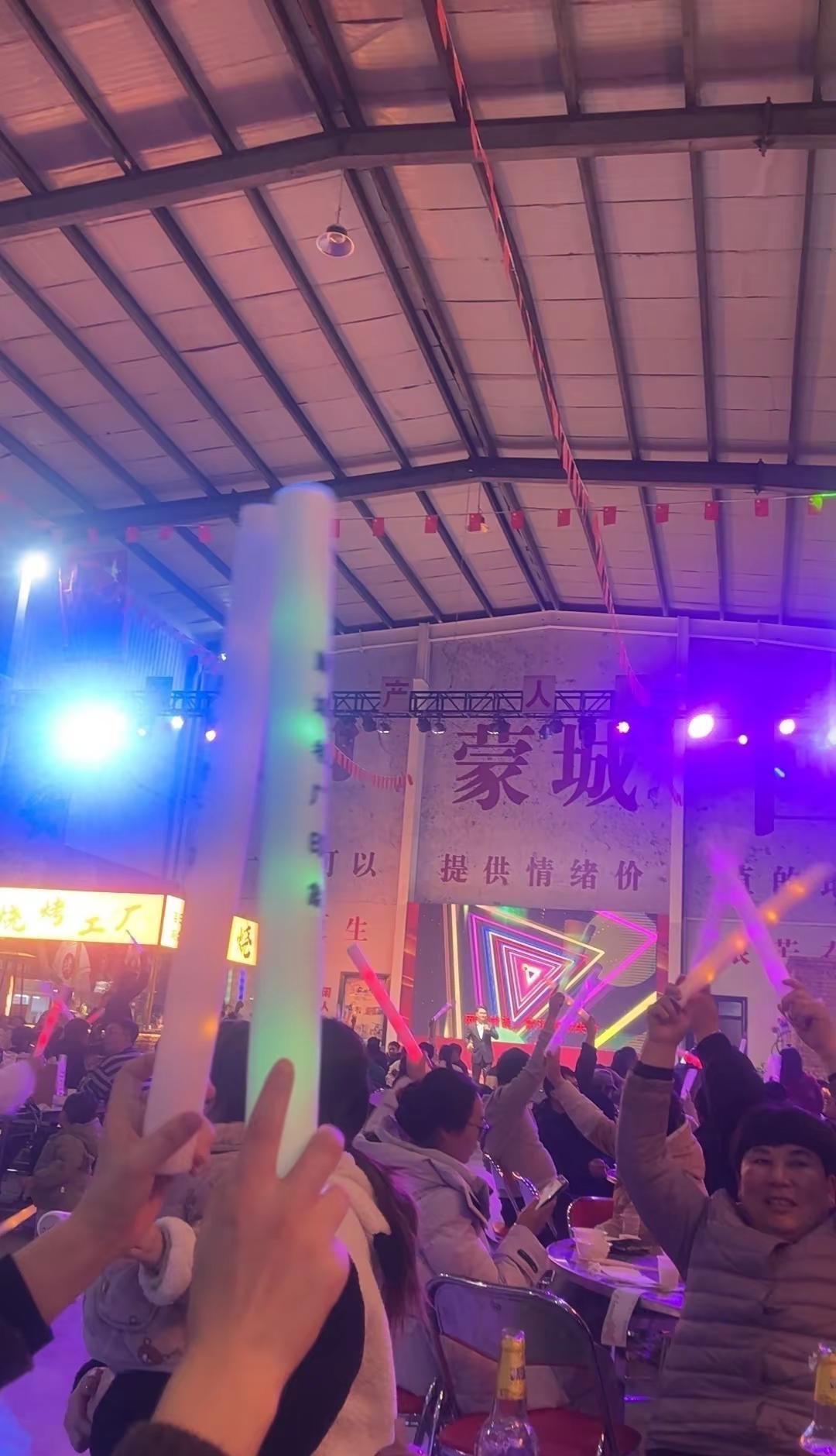 骚扰你是我不对 但是退一万步讲 你长那么好看 就真的没有一点错嘛