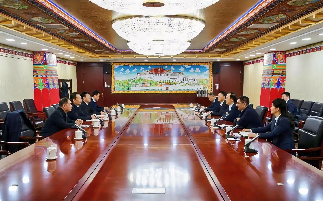 2月6日，中国黄金集团有限公司党委副书记、董事、总经理殷长波在集团总部会见辽宁矿