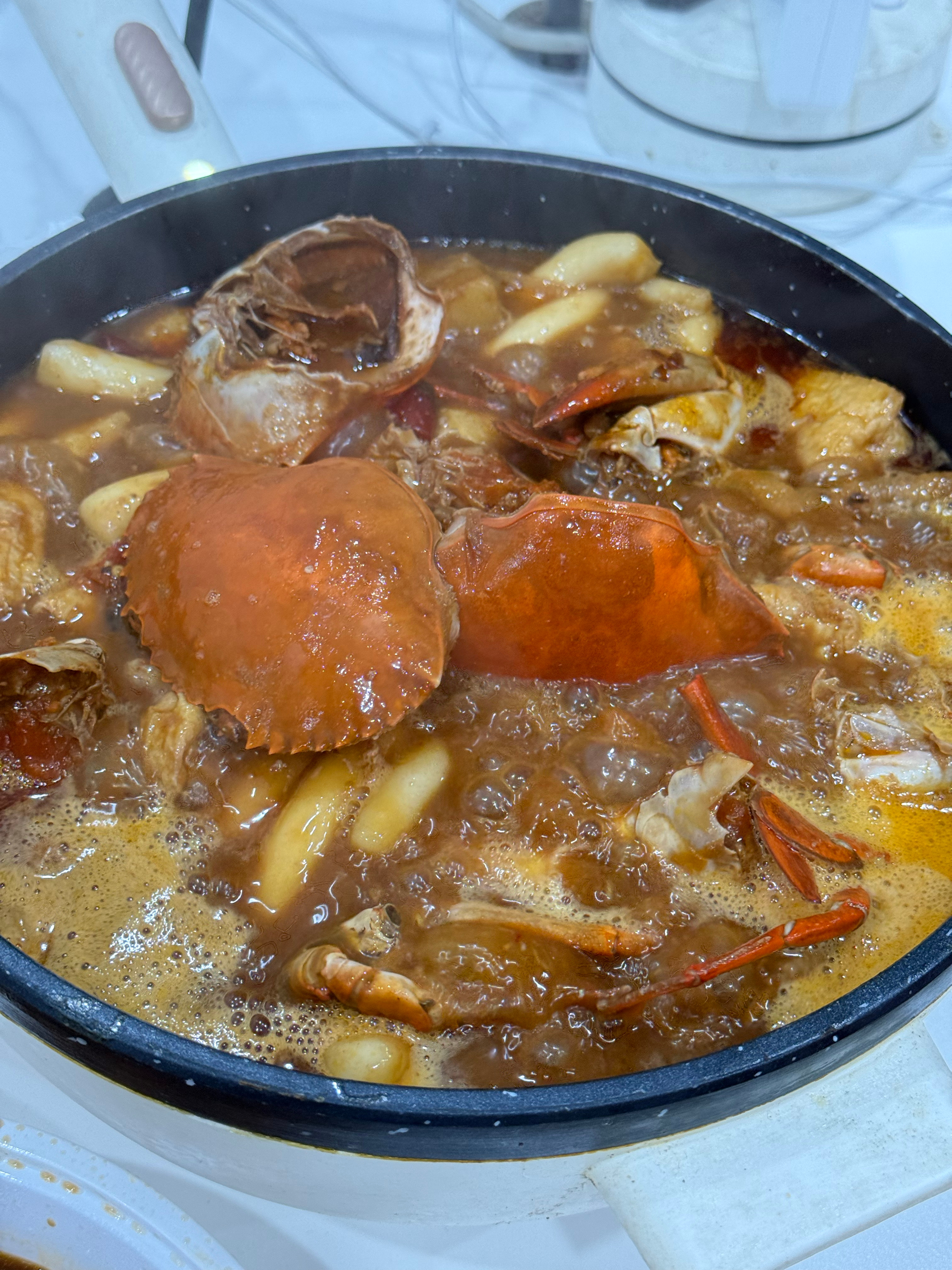 你们晚上吃什么？这个什么蟹肉煲不好吃，还是煎蟹好吃些😋 