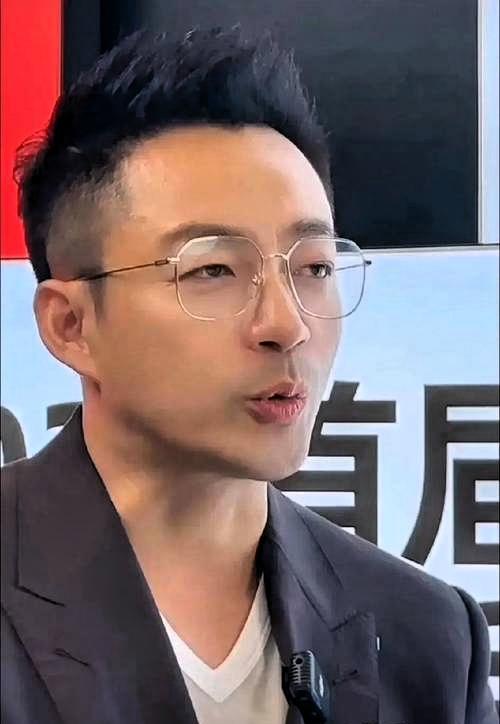 汪小菲花几个亿买装修豪宅住了十几天就被前妻赶出去还得继续给钱养她和新男人 这事闹