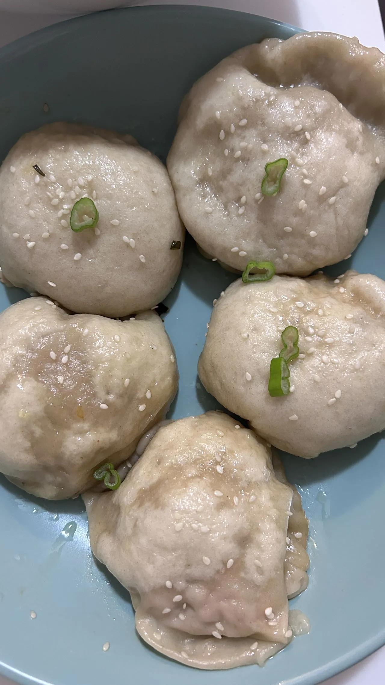 女儿去加拿大旅游，一个月零三天了，居然租了房子考雅思，还学会了自己做饭。#留学加