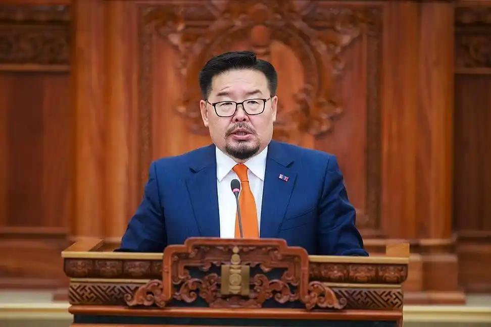 这就是卸任后与在任时的明显差别，单从外交会见规格上就能看出来，蒙古前任总理赞丹沙
