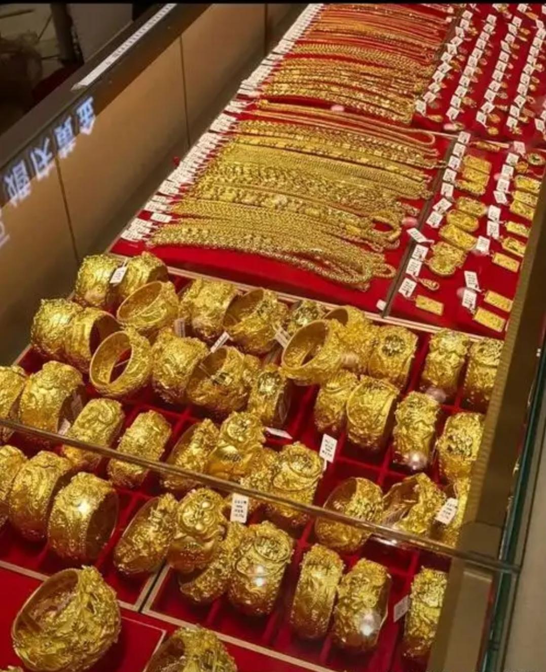 中国黄金品牌排行榜黄金都有哪些？
中国黄金品牌众多，很难有个绝对的排行榜。不过，