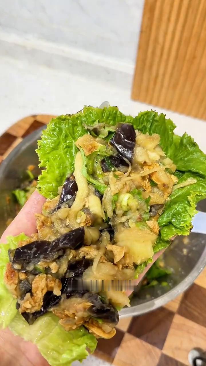 我只瘦了三十斤，给你们分享一个巨掉秤的晚餐，东北低卡大饭包，巨好吃，还能帮你轻松